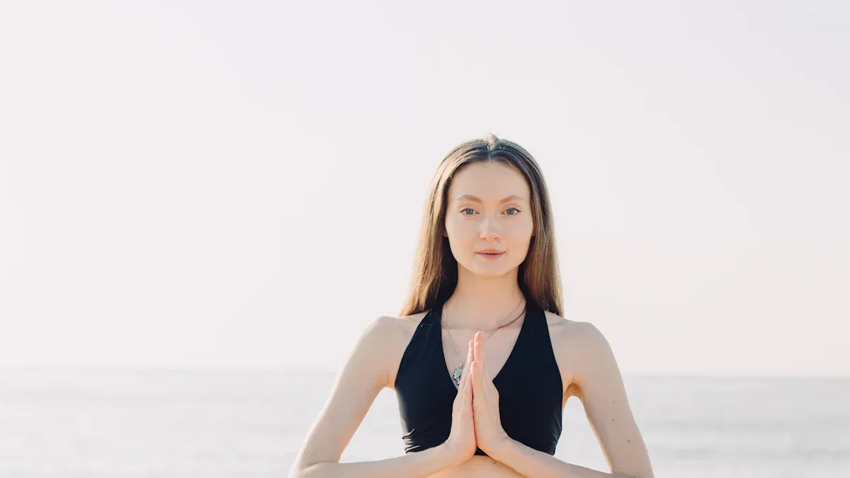 How to Choose Comfortable Yoga Wear for Beginners