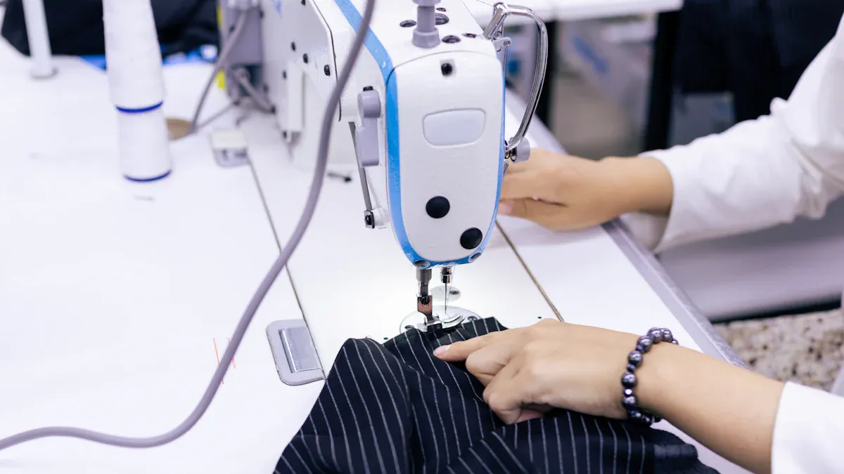 How to Choose the Best Yoga Wear Manufacturer for Your Brand